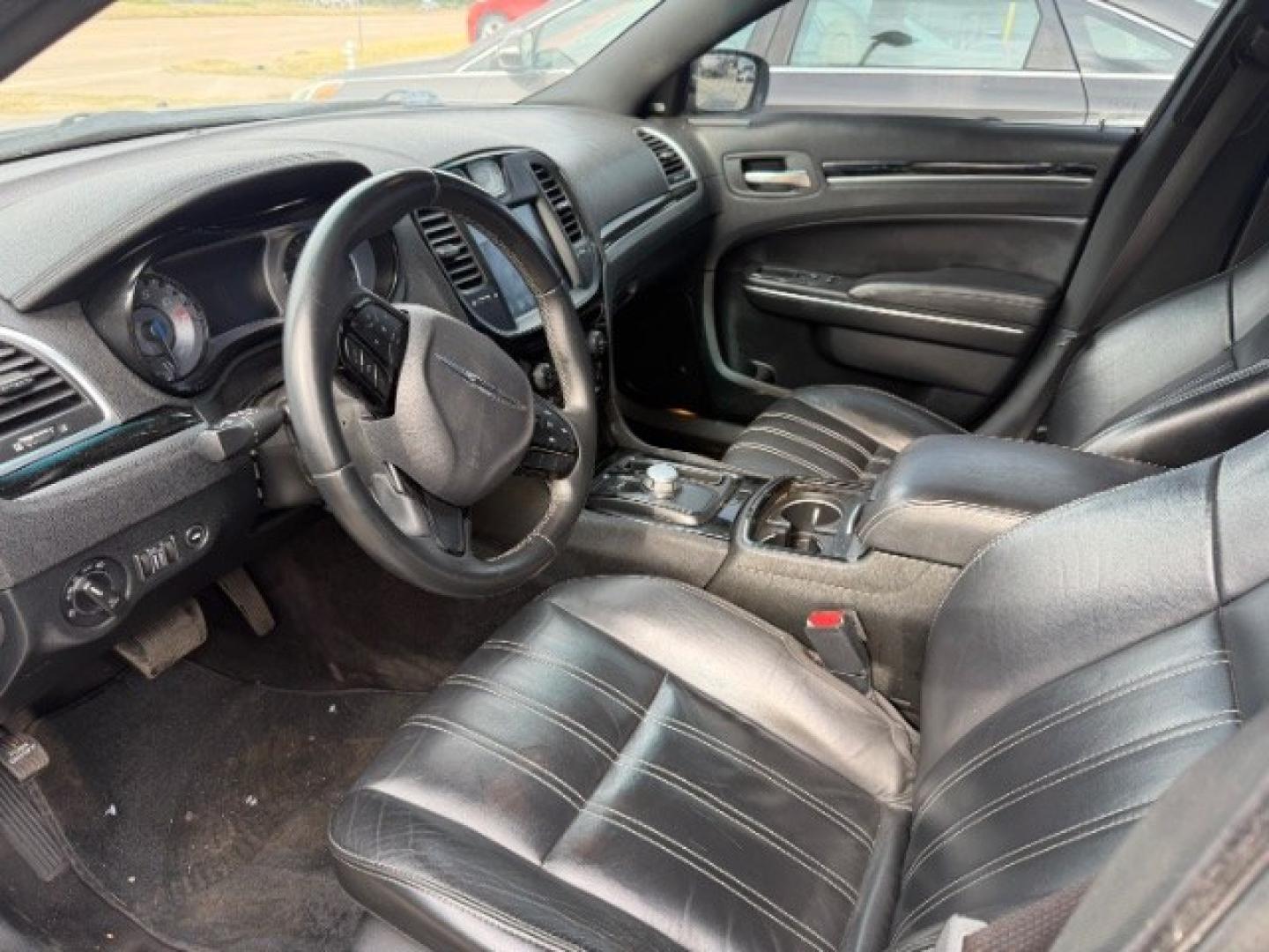2018 SILVER Chrysler 300 300S (2C3CCABG8JH) , located at 2715 W Pioneer Pkwy, Arlington, TX, 76013, (817) 265-9009, 32.710262, -97.153236- Photo#15