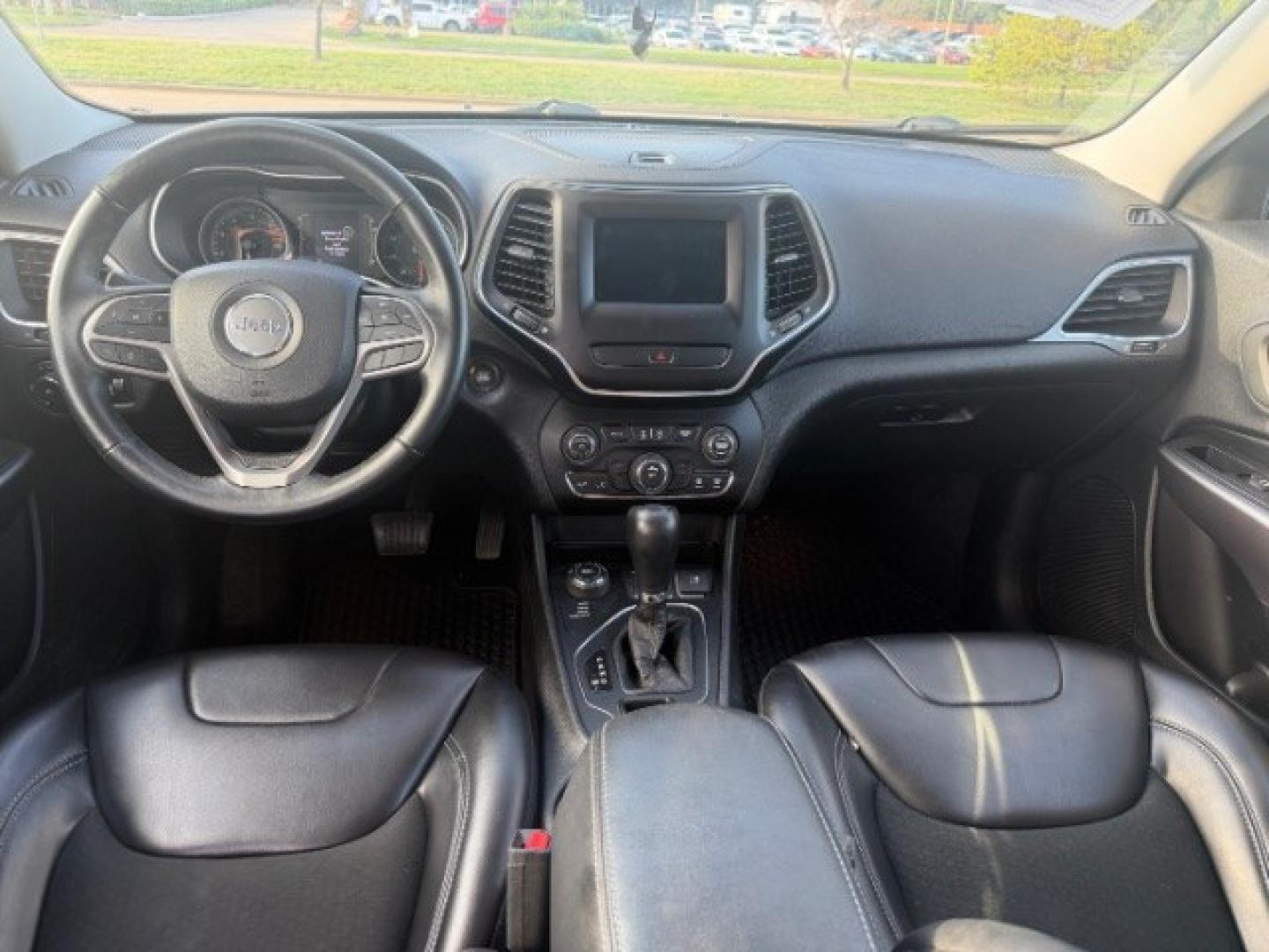 2019 WHITE Jeep Cherokee Latitude Plus 4x4 (1C4PJMLB4KD) , located at 2715 W Pioneer Pkwy, Arlington, TX, 76013, (817) 265-9009, 32.710262, -97.153236- Photo#13