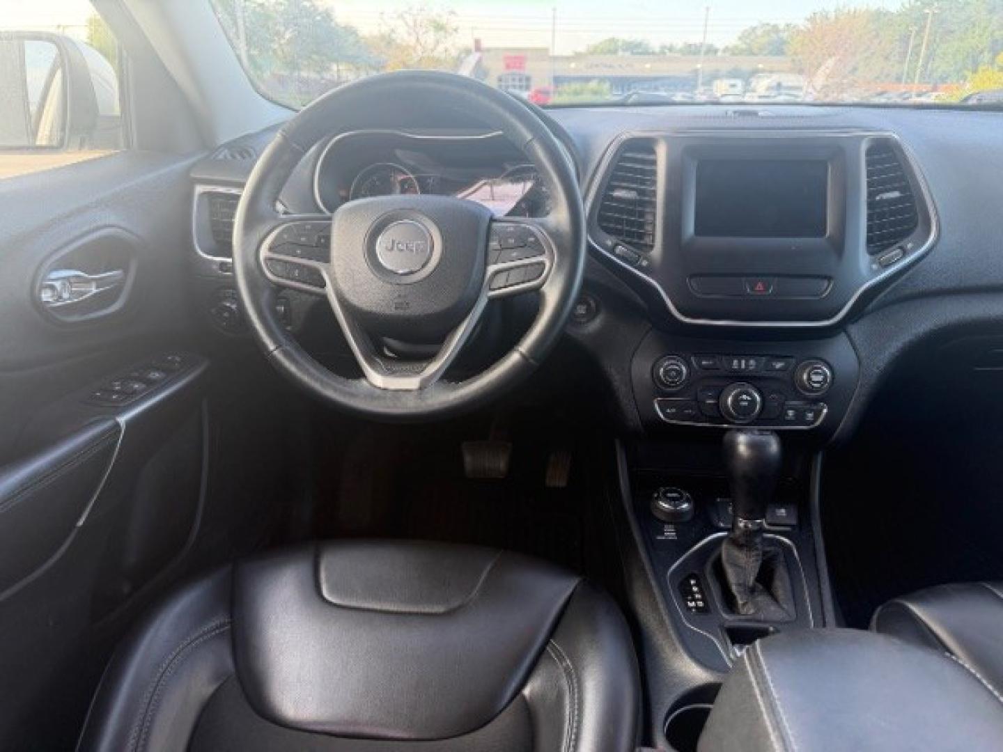2019 WHITE Jeep Cherokee Latitude Plus 4x4 (1C4PJMLB4KD) , located at 2715 W Pioneer Pkwy, Arlington, TX, 76013, (817) 265-9009, 32.710262, -97.153236- Photo#14